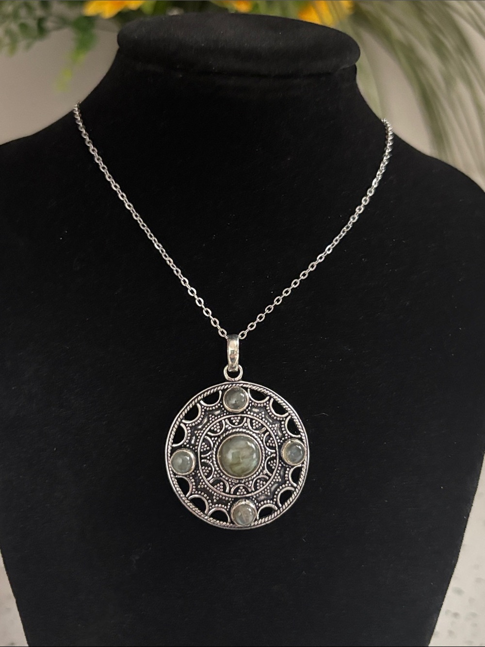 Sterling Silver Round Labradorite Gemstone Pendant Necklace